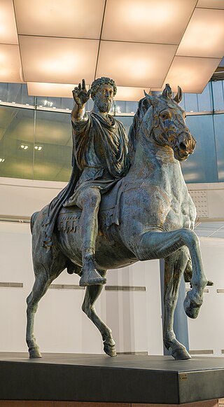 Estátua Equestre de Marco Aurélio (c. 175 d.C.). O ideal do imperador-filósofo: o poder do mundo governado pela serenidade da razão. A virtude estoica encarnada na figura de maior responsabilidade do Império Romano.